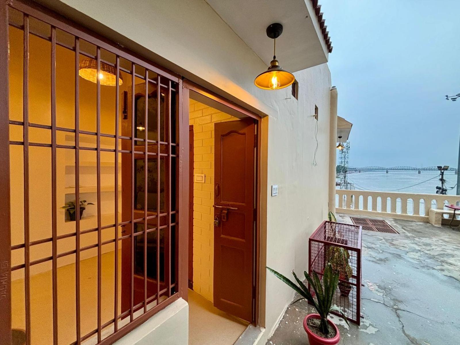 Vintage River Homestay Varanasi Exterior foto